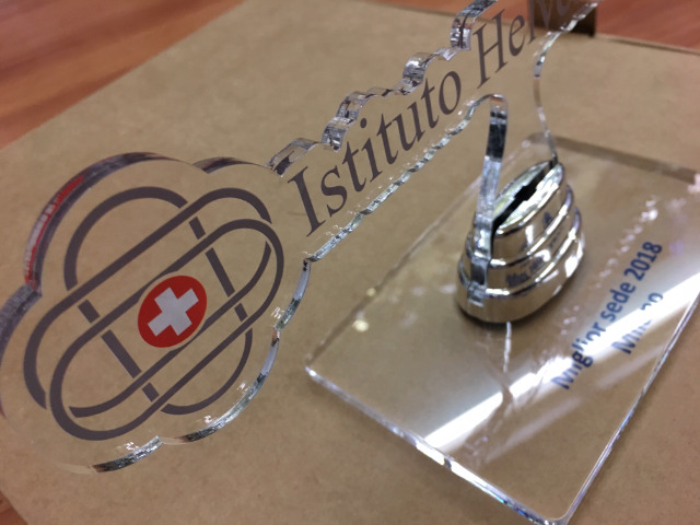 Trofeo in plexiglas personalizzato